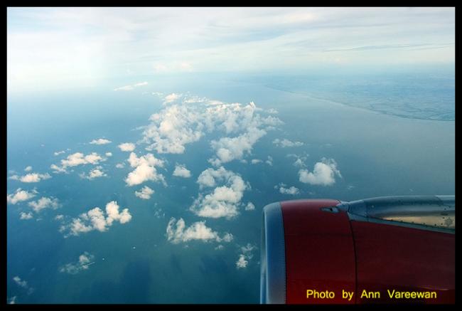 nst040.jpg